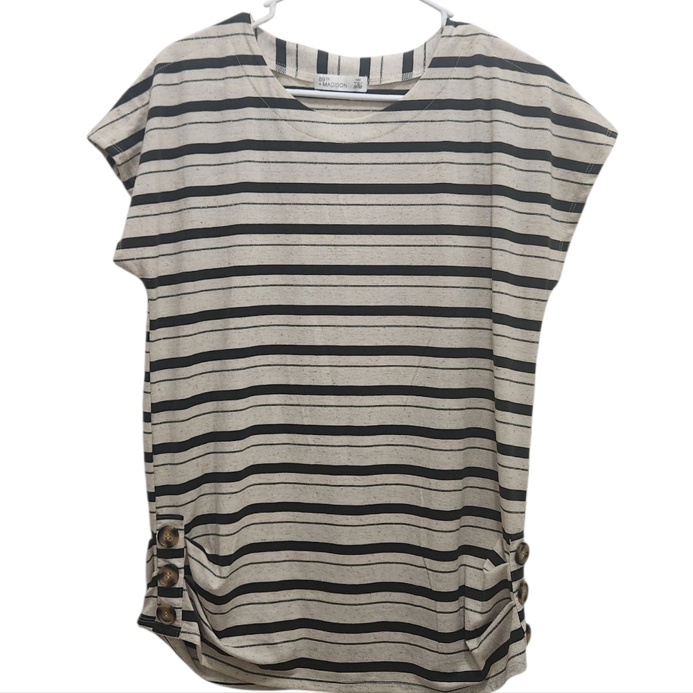 89TH & MADISON Beige Black Silver Metallic Striped Short Sleeve Top Button Hip